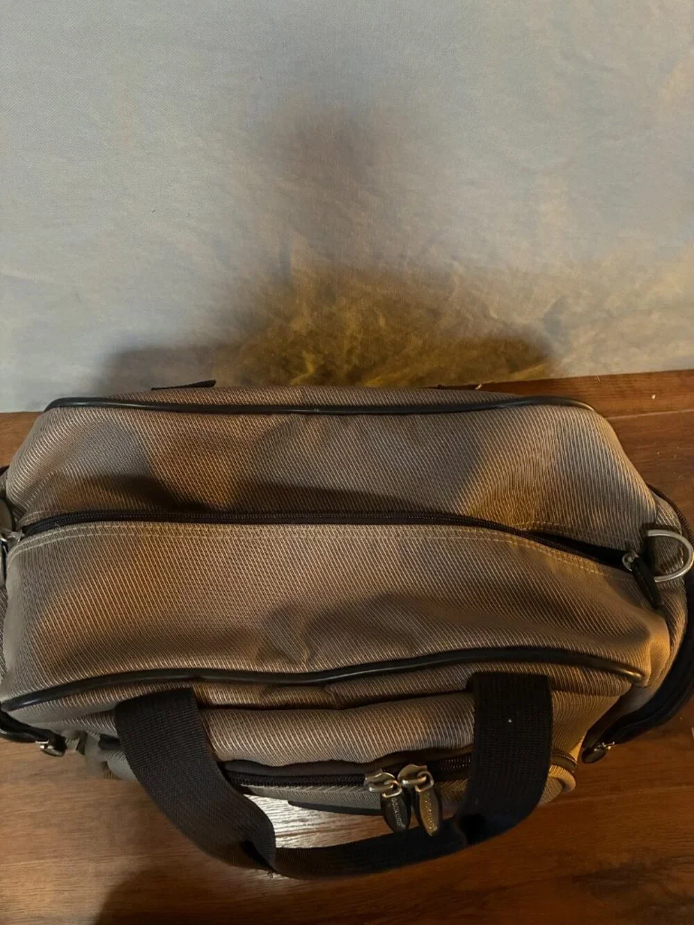 Dockers Weekend Duffle Overnight Carry On Travel Bag Tan NO Shoulder Strap.